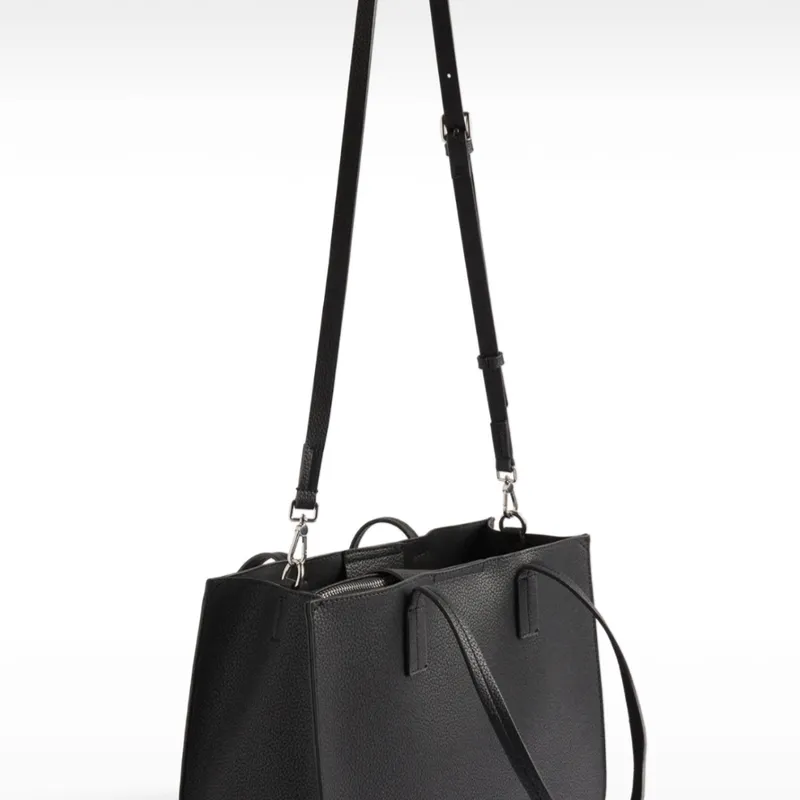 Bolso doble asa + Neceser negro