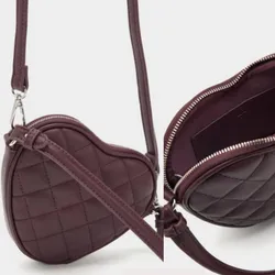 Bolso en forma de corazón