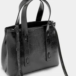 Bolso mediano negro de mano