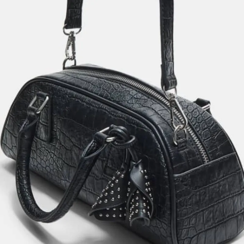 Bolso negro de piel