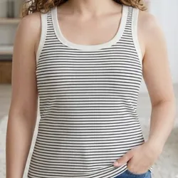 Camiseta de rayas blanca y negra