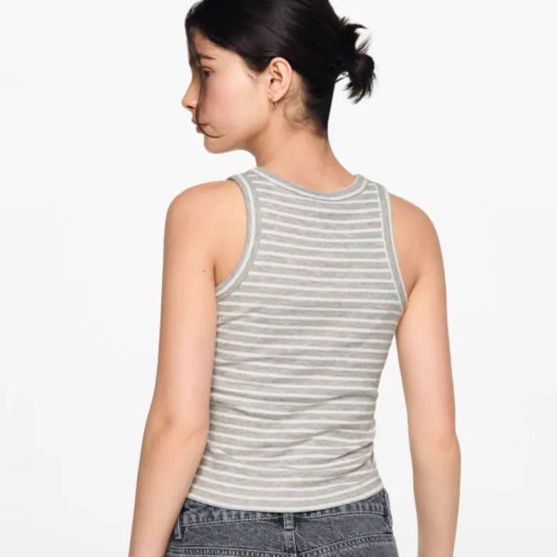 Camiseta gris de rayas