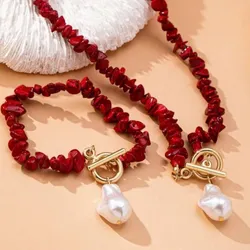 Collar y pulso rojos