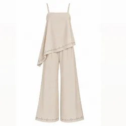 Conjunto beige con detalles dorados