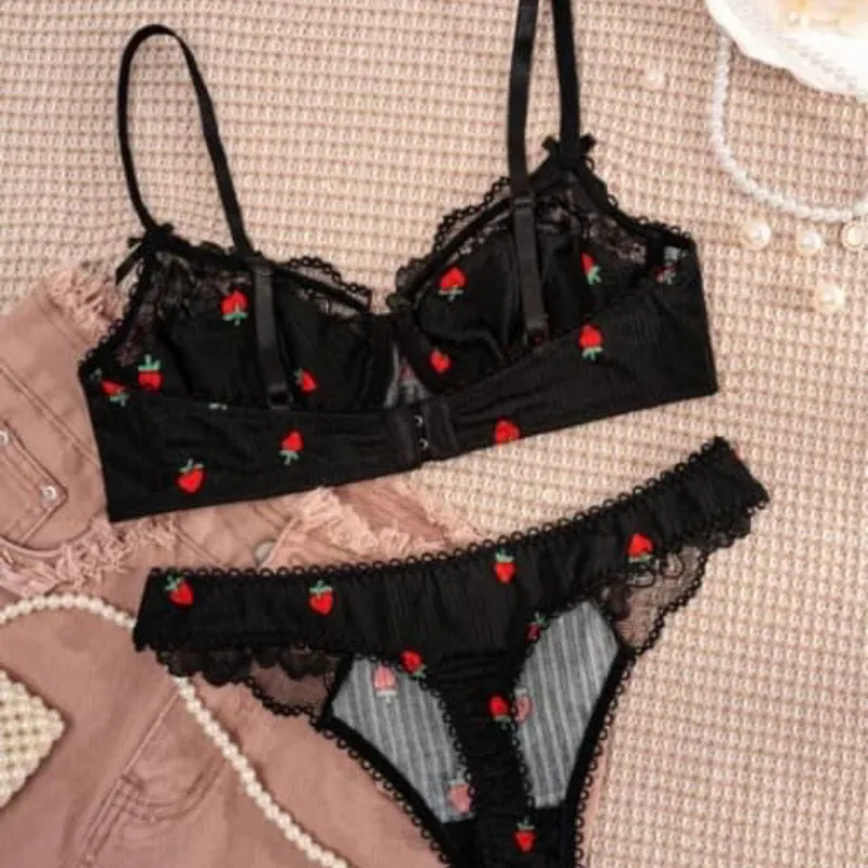 Conjunto negro de fresitas 