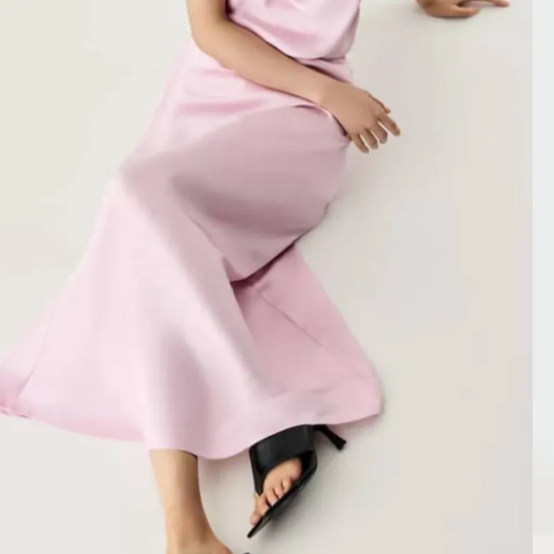 Falda Rosa Satinada