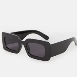 Gafas negras cuadradas 
