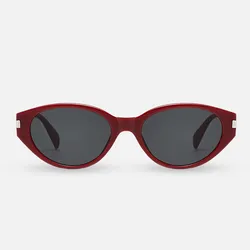 Gafas oscuras marco rojo