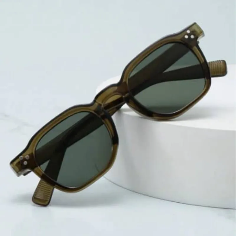 Gafas verdes detalle plateado