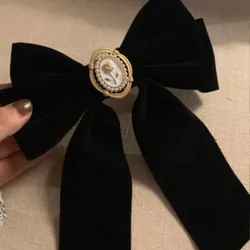 Lazo negro con detalles 