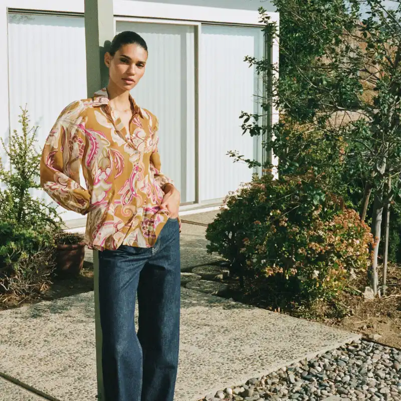 Camisa transparente de formas 