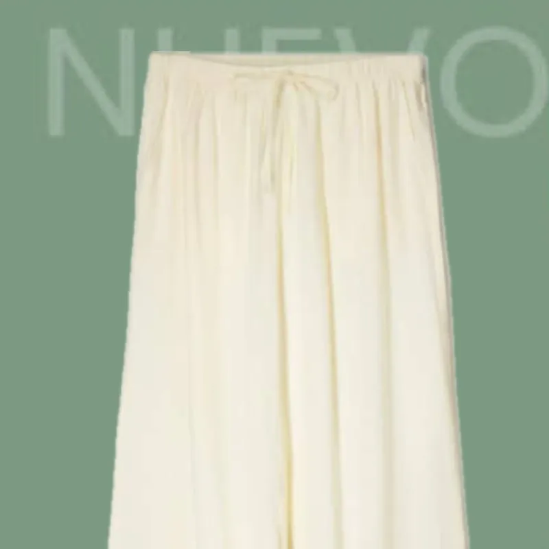 Pantalón amarillo mantequilla