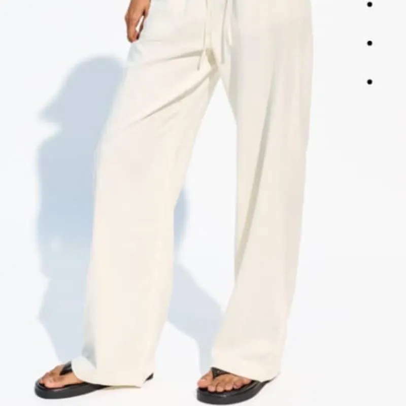 Pantalón amarillo mantequilla