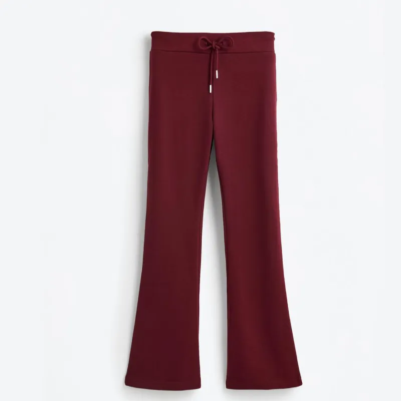 Pantalón chándal flaire cereza 