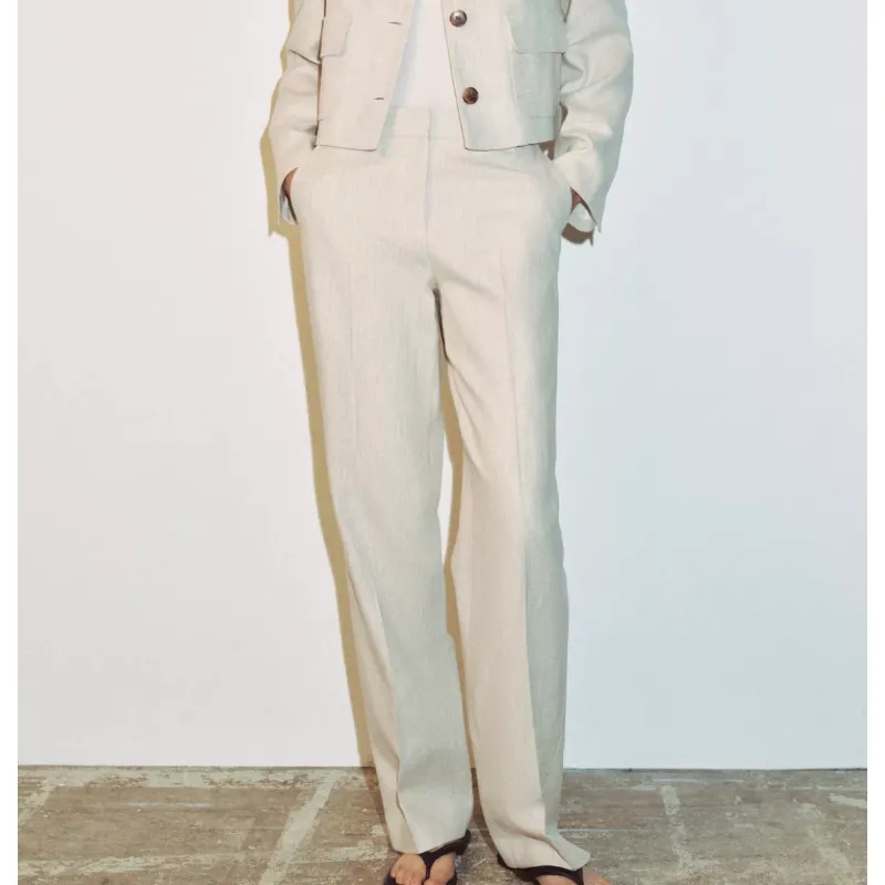 Pantalón color arena