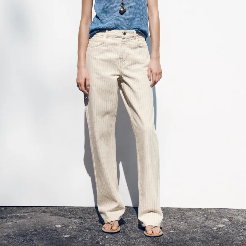 Pantalón de listas azules finas 