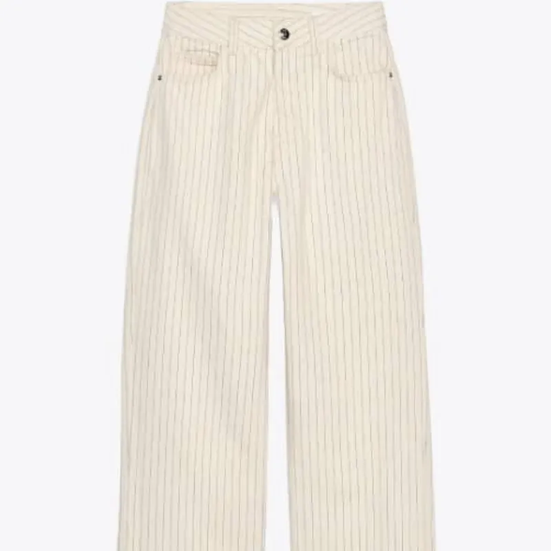 Pantalón de listas azules finas 