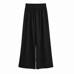 Pantalón negro con diseño