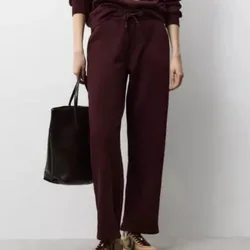 Pantalón rojo vino de tela