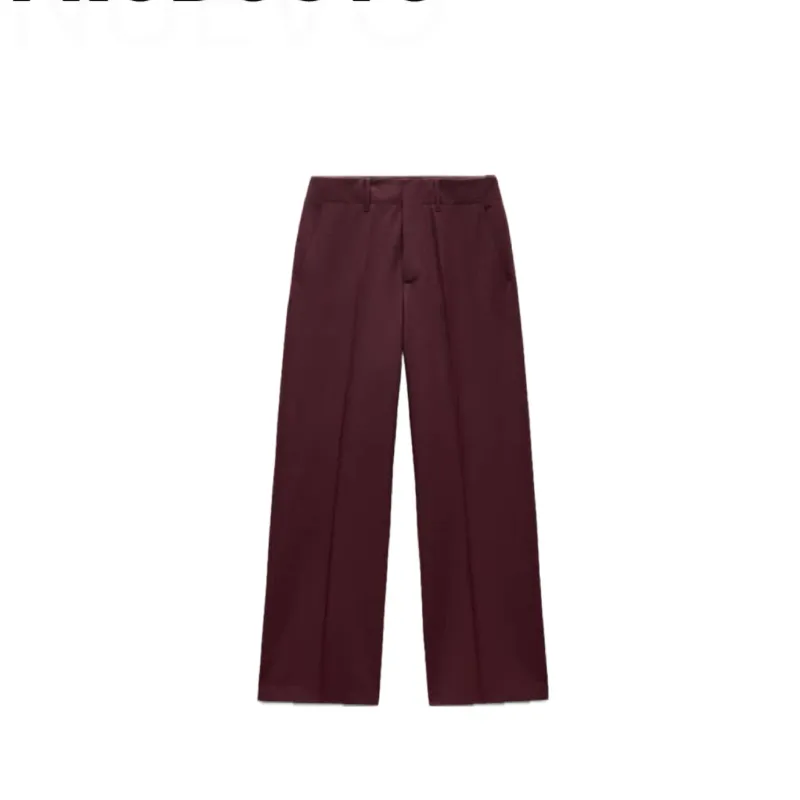Pantalón rojo vino 