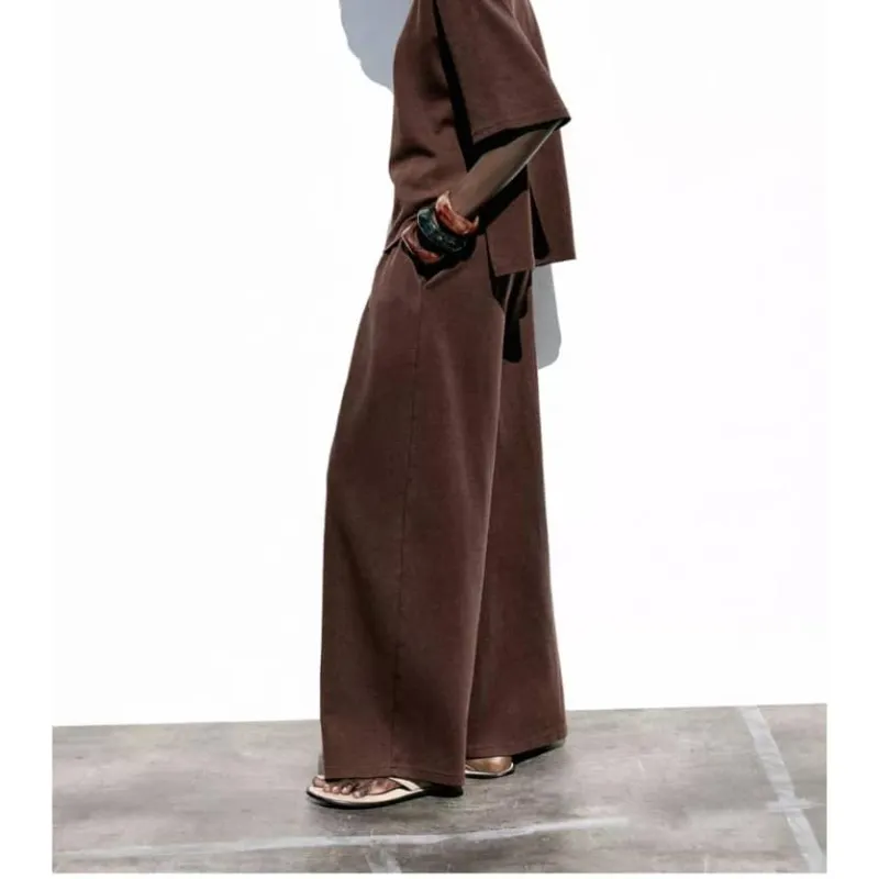 Pantaloneta marrón  pinzas 