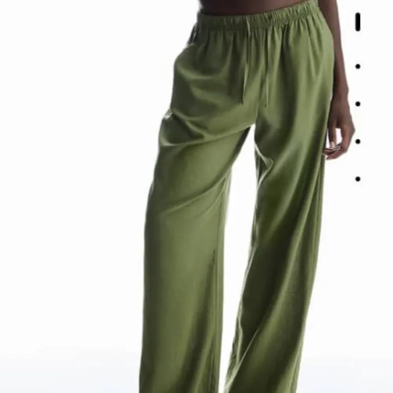 Pantaloneta verde lino
