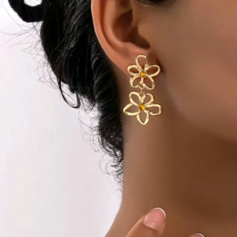 Pendientes de doble flor dorados 