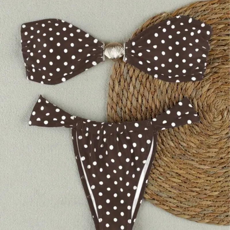 Polka dots detalle dorado