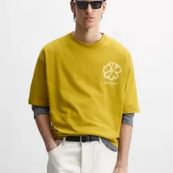 Pullover mostaza con flor