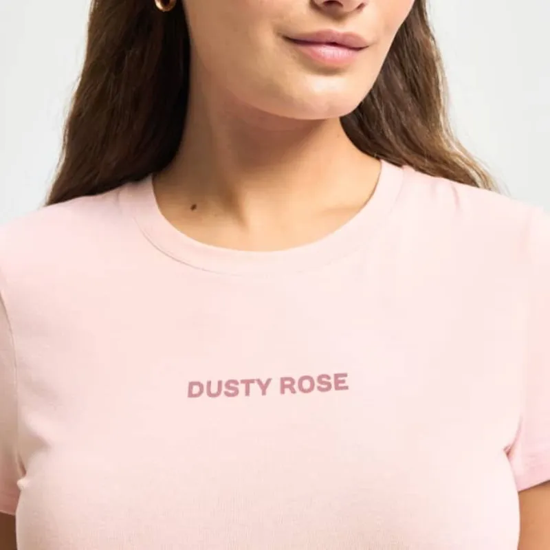 Pullover rosa con cartel