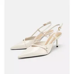 Puntifinos blancos detalles dorados