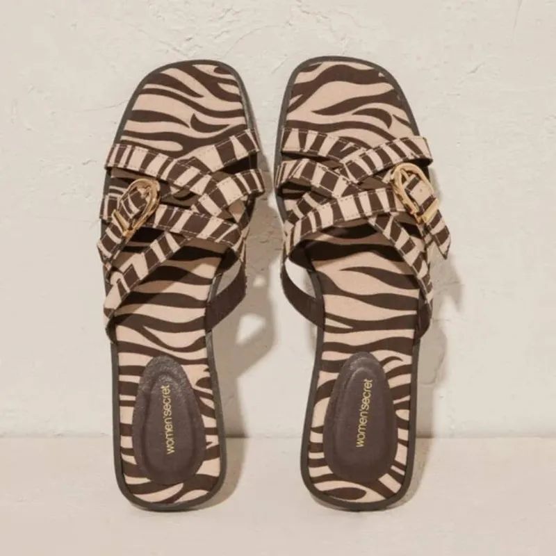 Sandalias animal print
