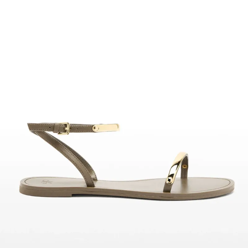 Sandalias detalle dorado