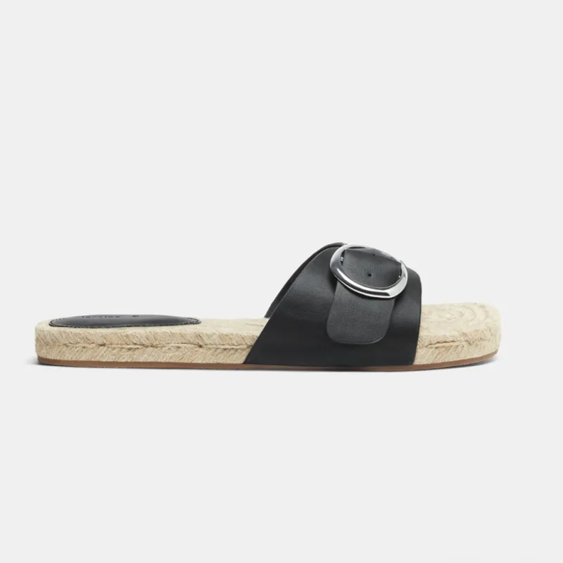 Sandalias negras planas con hebillas 