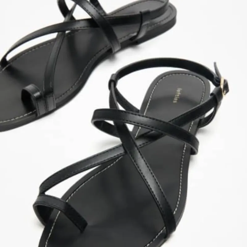 Sandalias negras tiras 