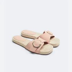 Sandalias rosa con hebilla 