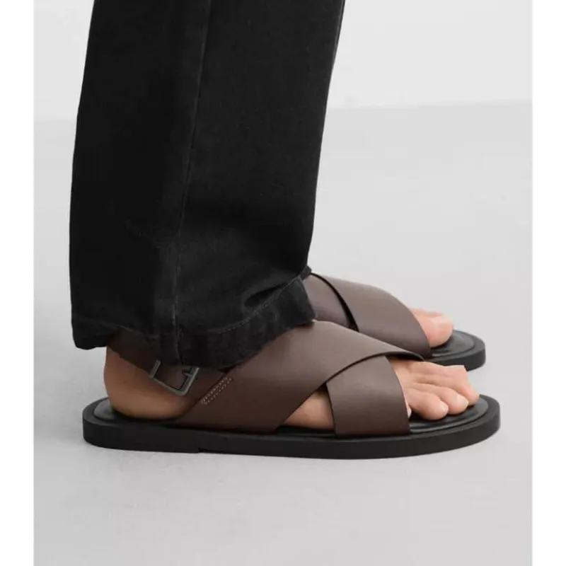 Sandalias tiras cruzadas 