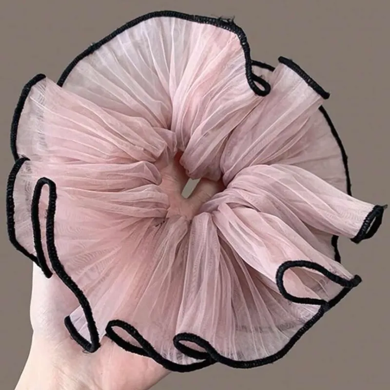Scrunchie rosado bordes negro