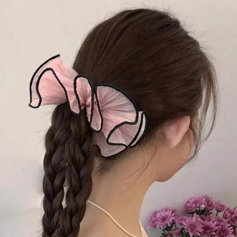 Scrunchie rosado bordes negro