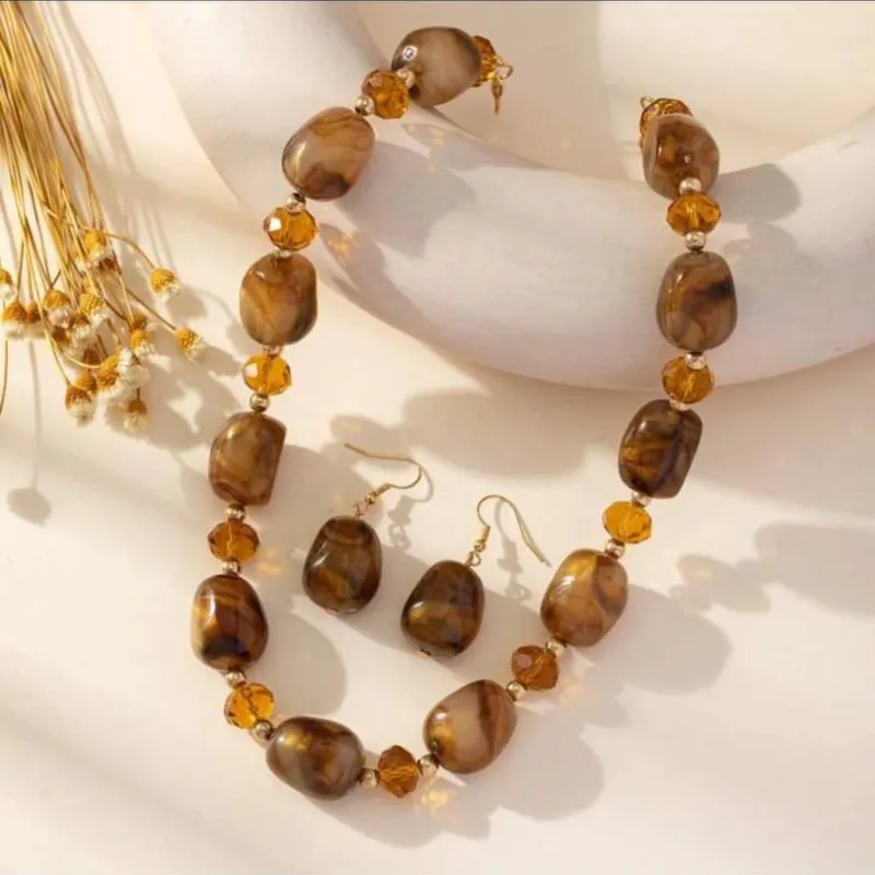 Set de collar y pendientes 