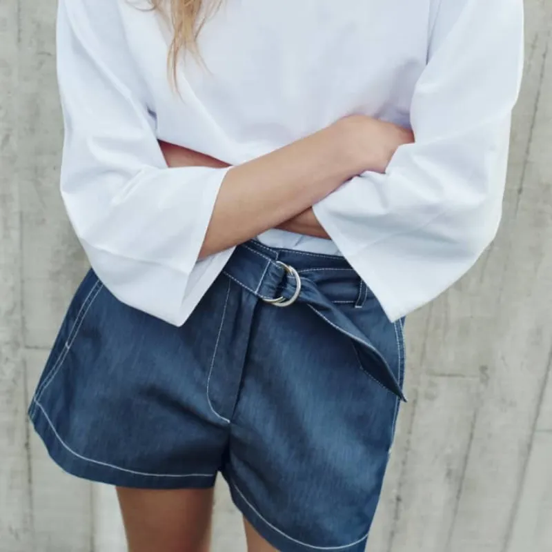 Short costuras visible 