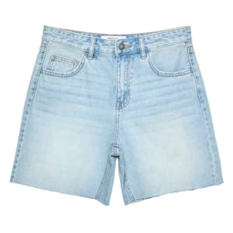 Short sin dobladillo