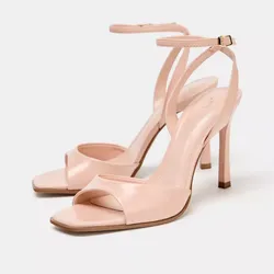 Tacón efecto acharolado