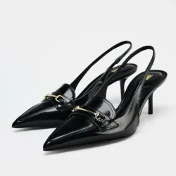 Tacón elegante de punta fina