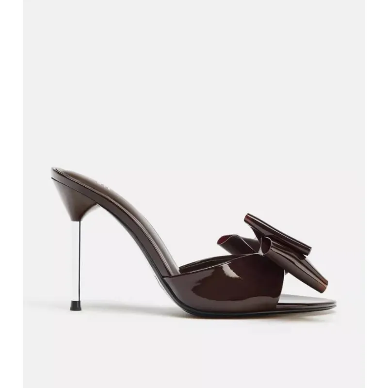 Tacones descalzados de lazo 