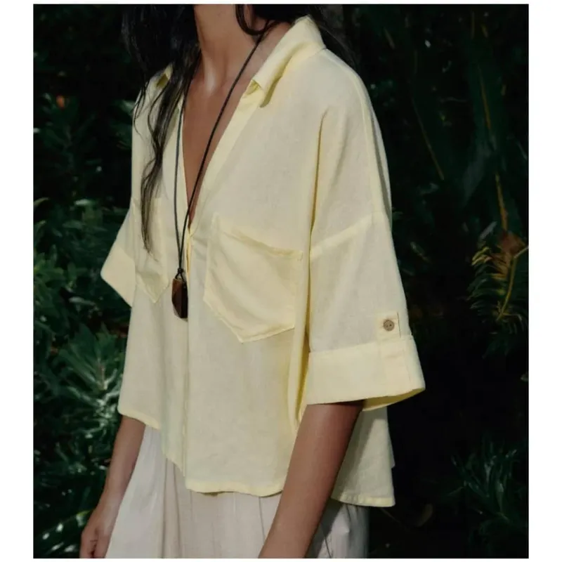 Top amarillo con lino 