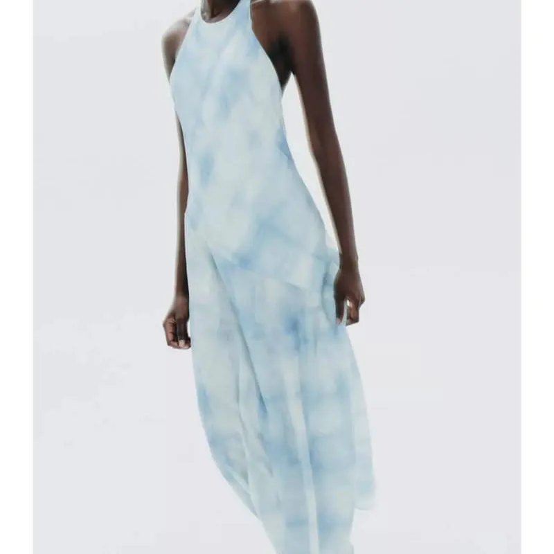 Vestido azul al cuello