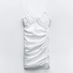 Vestido blanco arrugado