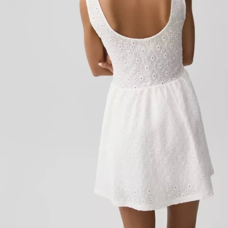 Vestido bordado suizo