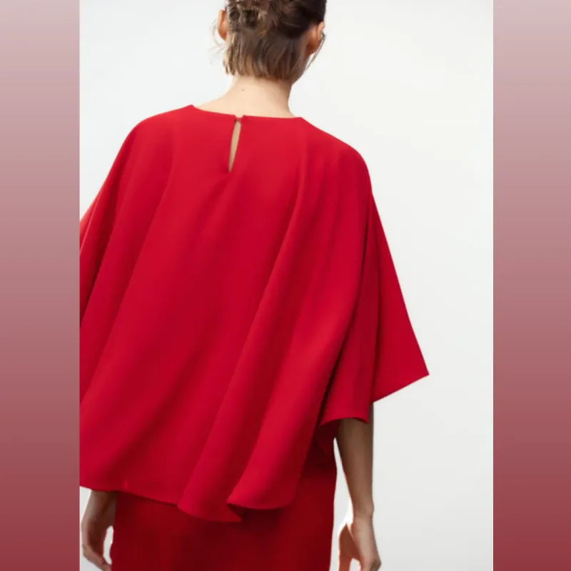 Vestido corto capa
